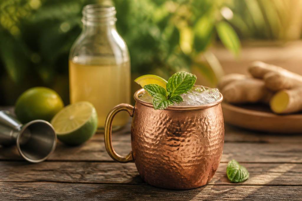Cocktails using ginger beer: recipes, flavor profiles and mixing tips
